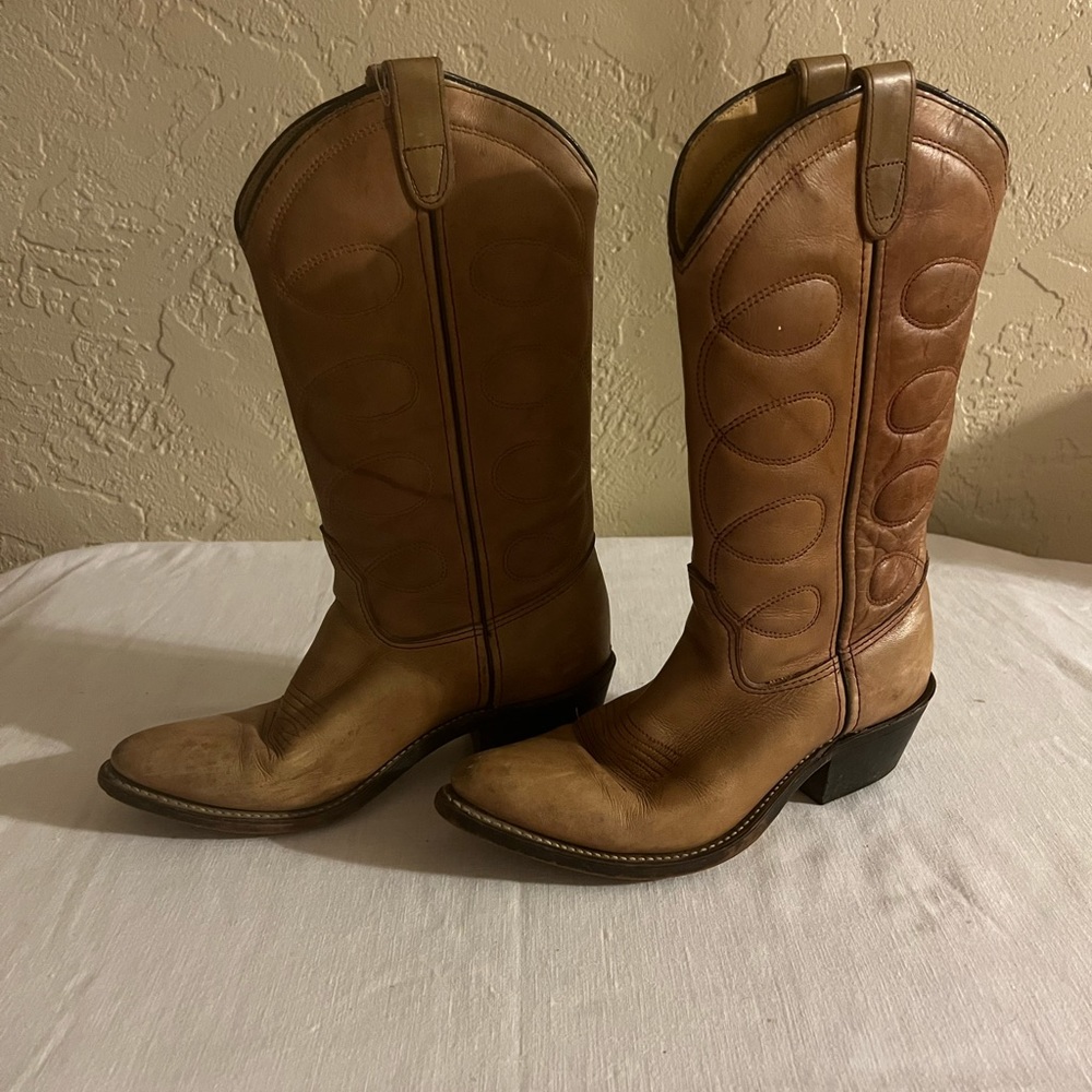 Size 7.5 Heritage West Double H Cowboy Boots. Tan leather. Great shape!